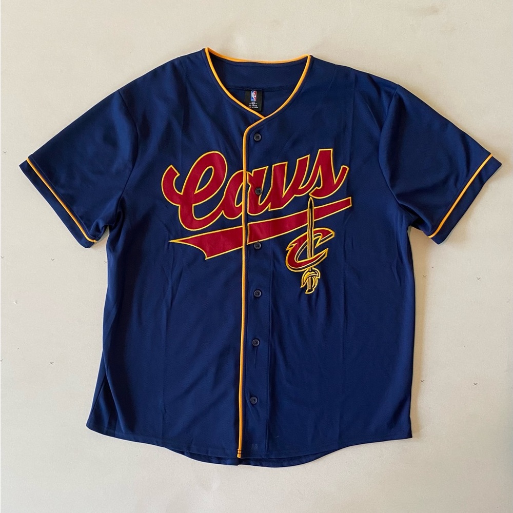 NBA Cleveland Cavaliers Button Down Jersey Size Large Stitched Front Blue Logo